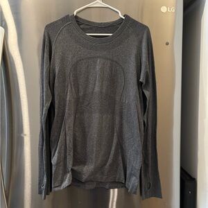 Lululemon Athletica Charcoal Gray Thumbhole Sleeve Top